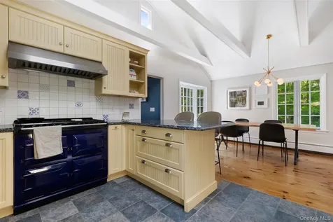 9 Lewis Road Pound Ridge NY 10576