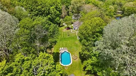 9 Lewis Road Pound Ridge NY 10576