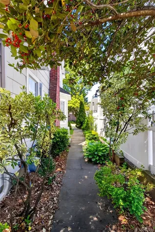 8 Revilo Road Bayville NY 11709