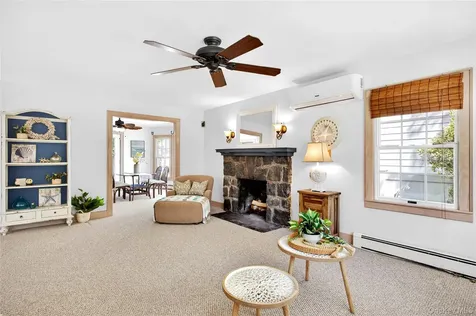 8 Revilo Road Bayville NY 11709