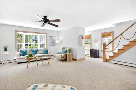8 Revilo Road Bayville NY 11709