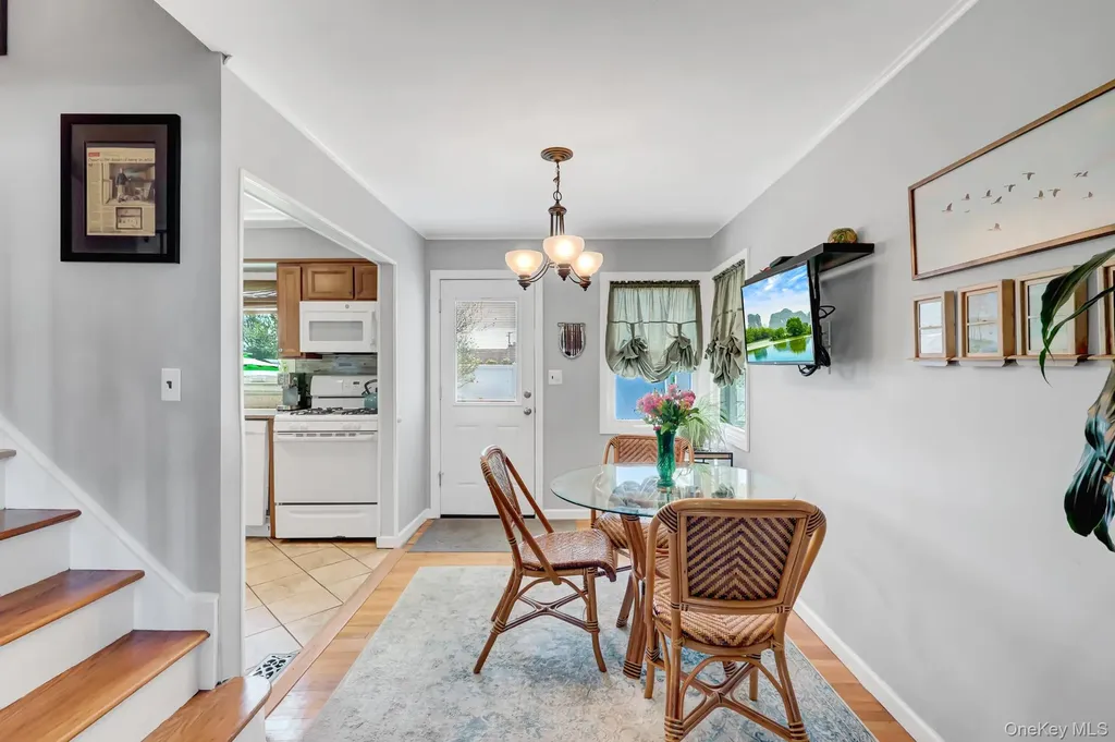 202 N Kings Avenue Massapequa NY 11758