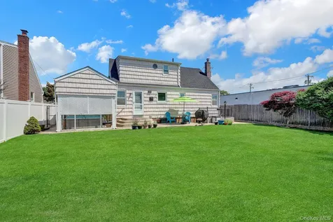 202 N Kings Avenue Massapequa NY 11758