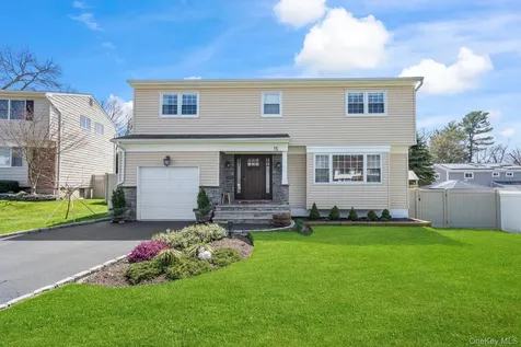 15 Lawrence Court Syosset NY 11791