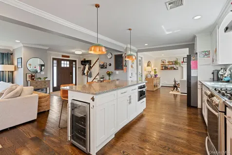 15 Lawrence Court Syosset NY 11791