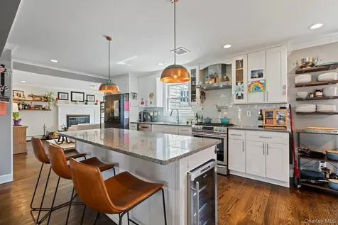 15 Lawrence Court Syosset NY 11791
