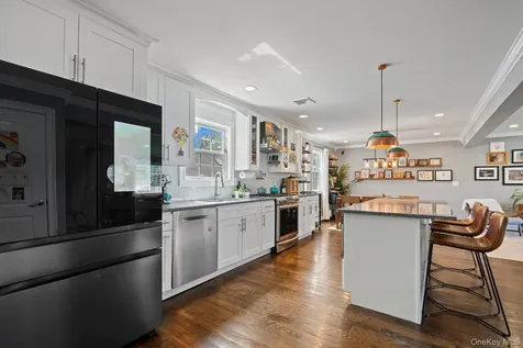 15 Lawrence Court Syosset NY 11791