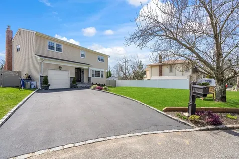 15 Lawrence Court Syosset NY 11791