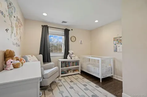 15 Lawrence Court Syosset NY 11791