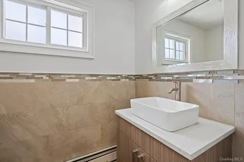 15 Lawrence Court Syosset NY 11791