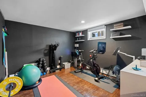 15 Lawrence Court Syosset NY 11791