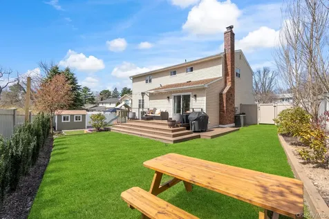15 Lawrence Court Syosset NY 11791