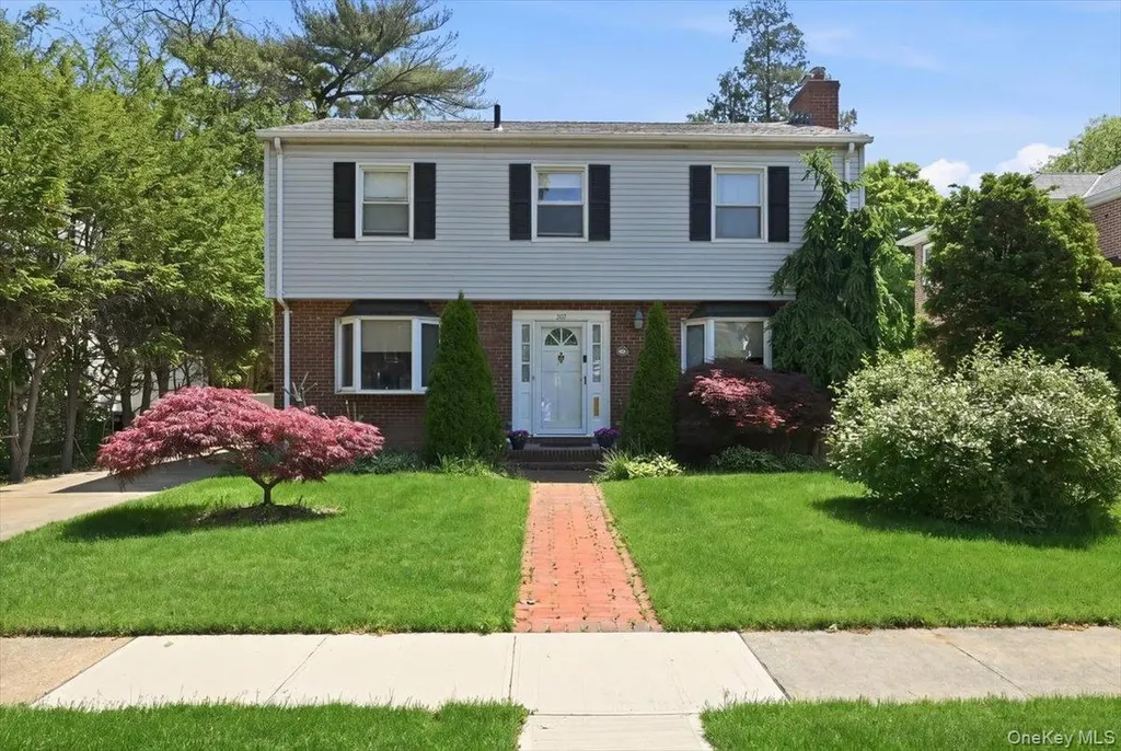 219 Kilburn Road Garden City NY 11530