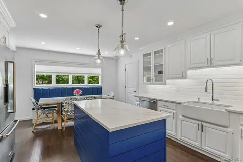 1 Lakeville Court East Hills NY 11576