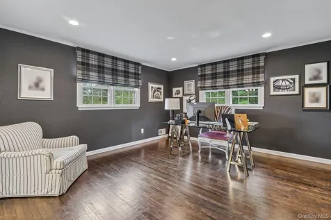 1 Lakeville Court East Hills NY 11576
