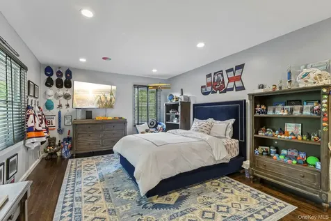 1 Lakeville Court East Hills NY 11576