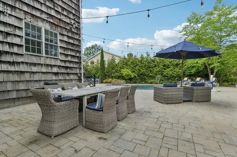 1 Lakeville Court Roslyn NY 11576