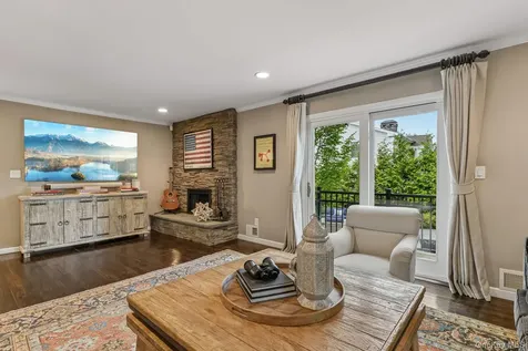 1 Lakeville Court East Hills NY 11576