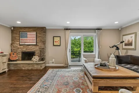 1 Lakeville Court East Hills NY 11576