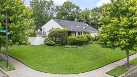 23 Maytime Court Jericho NY 11753