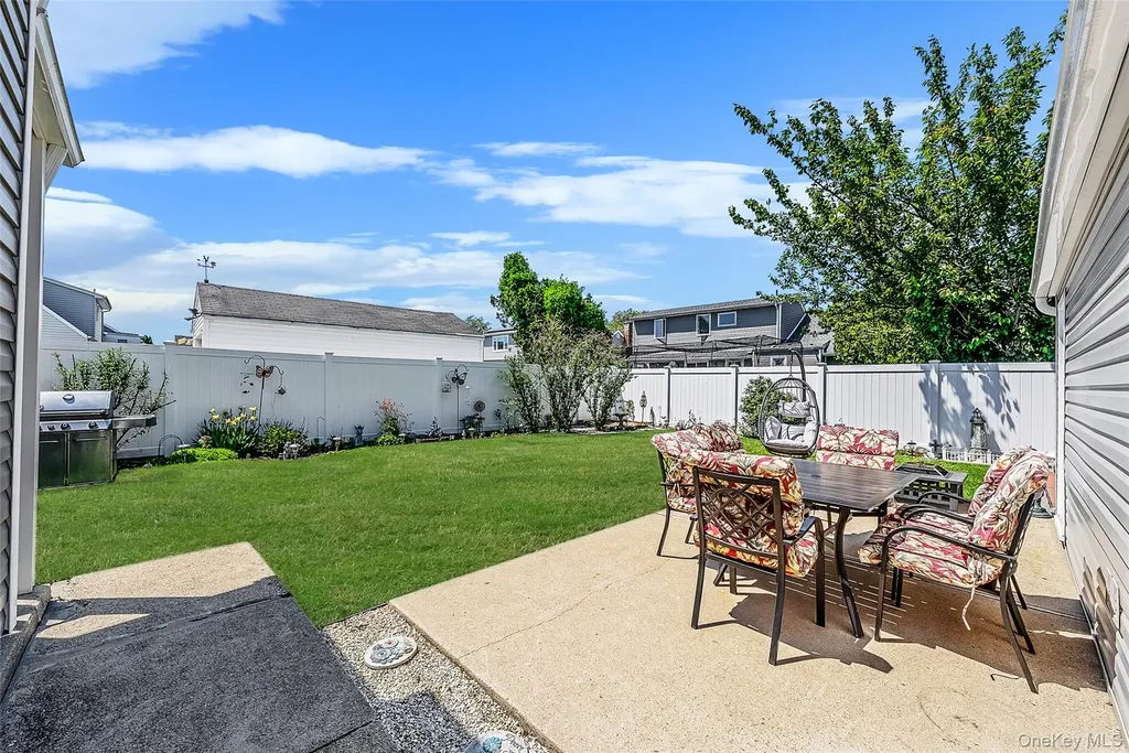 217 Stephen Street North Bellmore NY 11710
