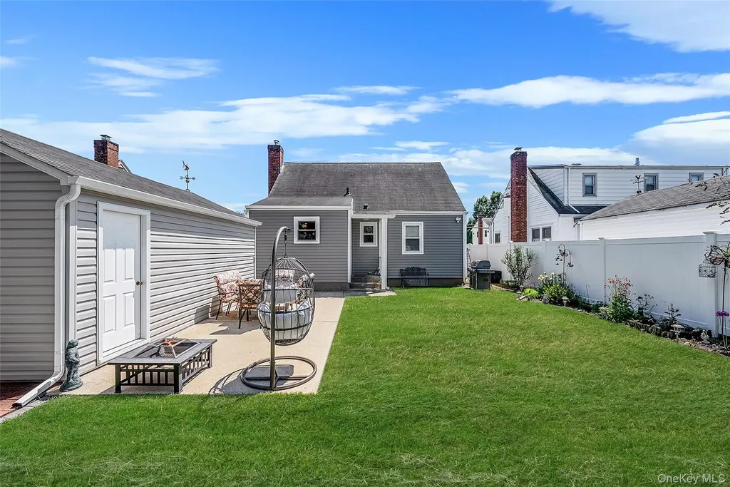 217 Stephen Street North Bellmore NY 11710