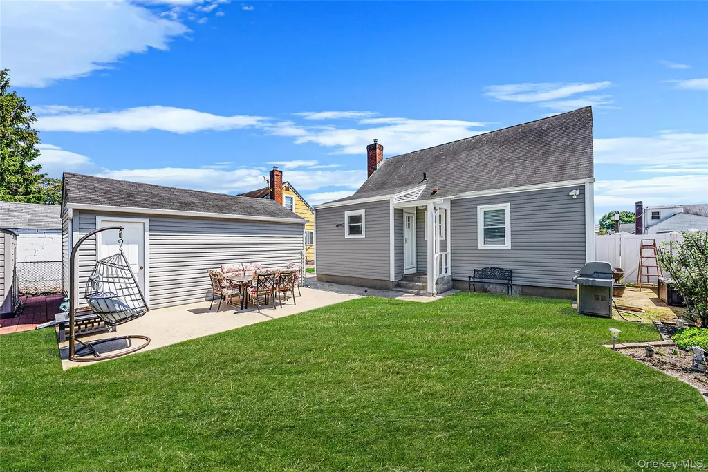 217 Stephen Street North Bellmore NY 11710