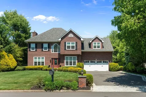 34 Ketchum Court East Northport NY 11731