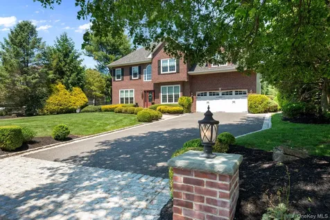 34 Ketchum Court East Northport NY 11731