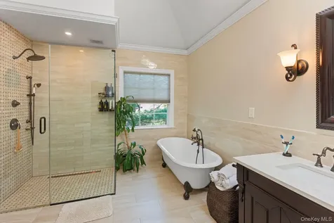 34 Ketchum Court East Northport NY 11731