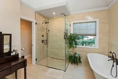 34 Ketchum Court East Northport NY 11731