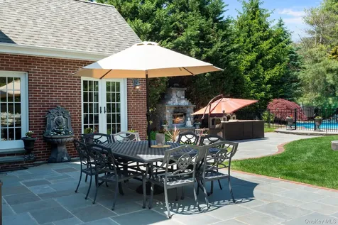 34 Ketchum Court East Northport NY 11731