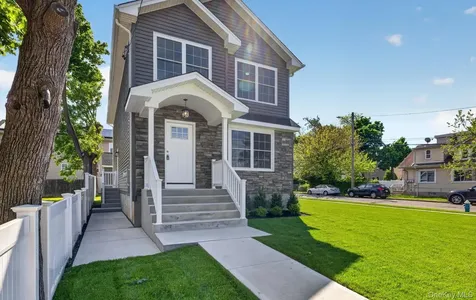 250 Bennett Avenue Hempstead NY 11550