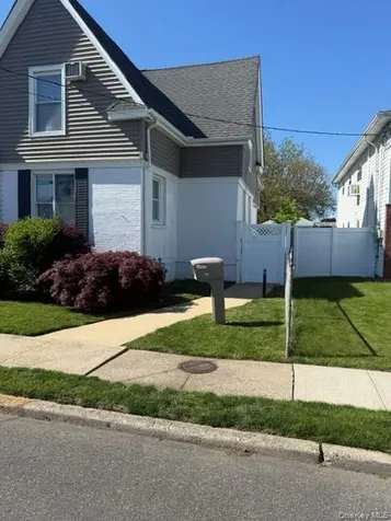 38 Grant Avenue Bethpage NY 11714