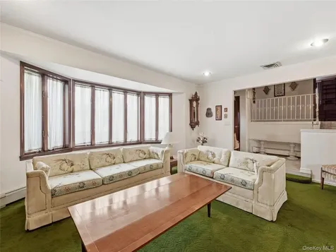 70 Polo Road Massapequa NY 11758