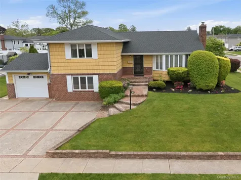 70 Polo Road Massapequa NY 11758