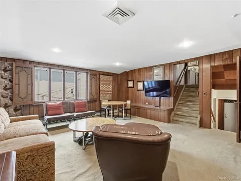 70 Polo Road Massapequa NY 11758