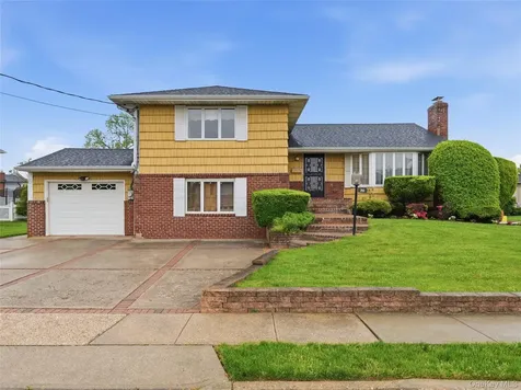 70 Polo Road Massapequa NY 11758