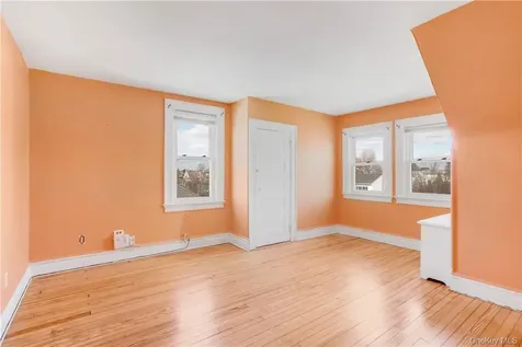 29 Neptune Avenue New Rochelle NY 10805