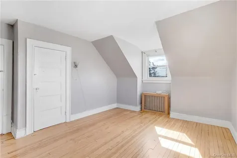 29 Neptune Avenue New Rochelle NY 10805