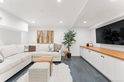 12 Kolbert Drive Scarsdale NY 10583
