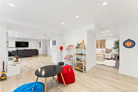 12 Kolbert Drive Scarsdale NY 10583