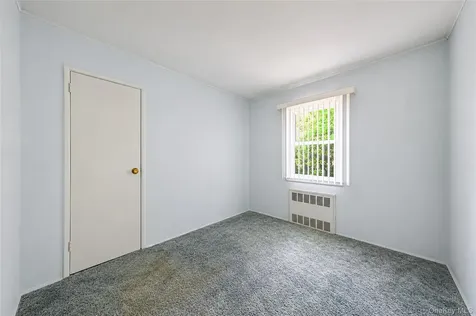 59 Maybrook Road North Babylon NY 11703