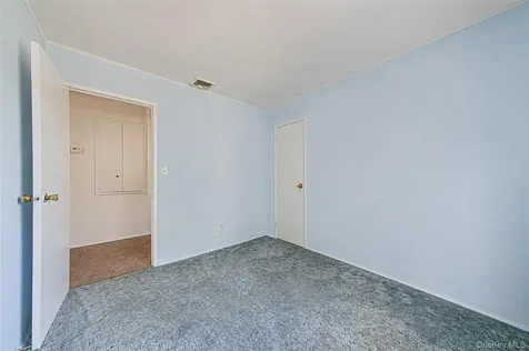 59 Maybrook Road North Babylon NY 11703