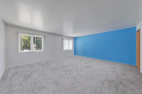 59 Maybrook Road North Babylon NY 11703