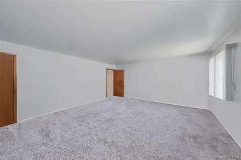 59 Maybrook Road North Babylon NY 11703