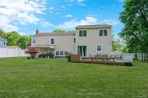 59 Maybrook Road North Babylon NY 11703