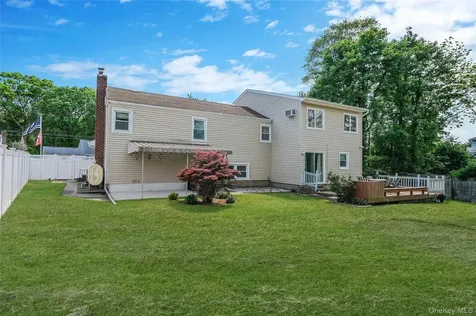 59 Maybrook Road North Babylon NY 11703