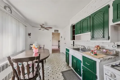 59 Maybrook Road North Babylon NY 11703
