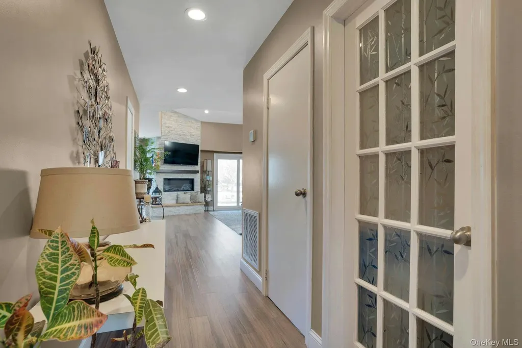 188 Pond View Lane Smithtown NY 11787